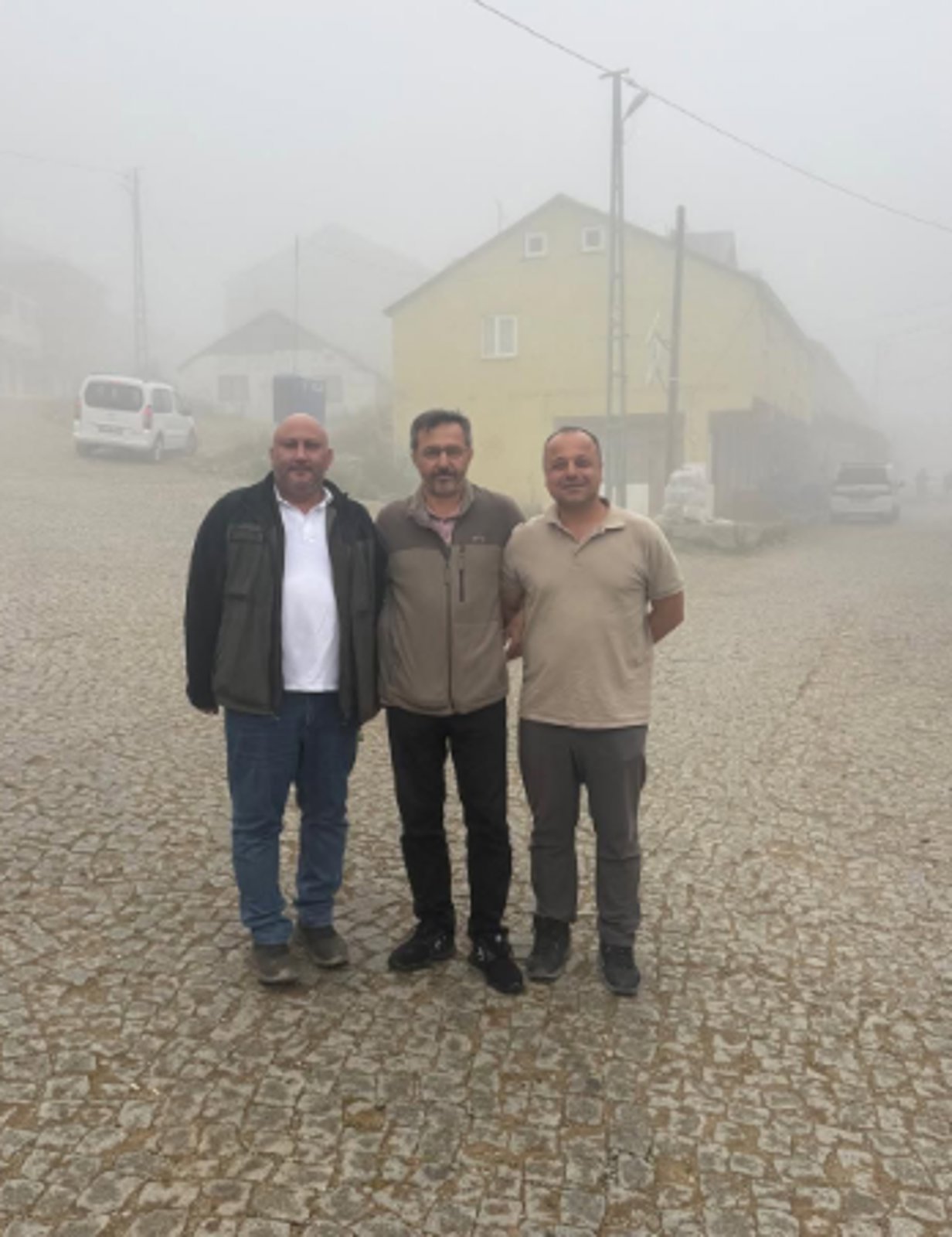 Yaylada, sisli bir günde
